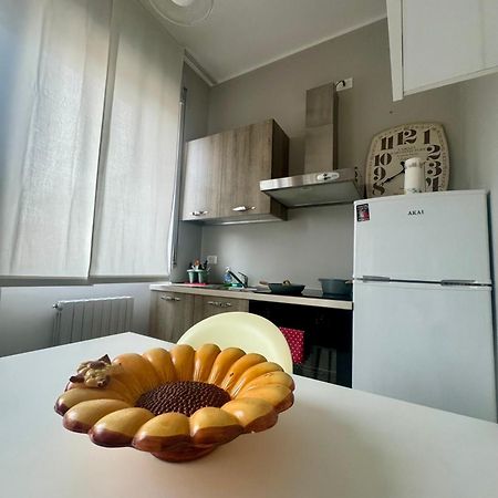 Casa Tito - Accogliente Monolocale A Due Passi Dalla Stazione تشيزانو ماديرنو المظهر الخارجي الصورة