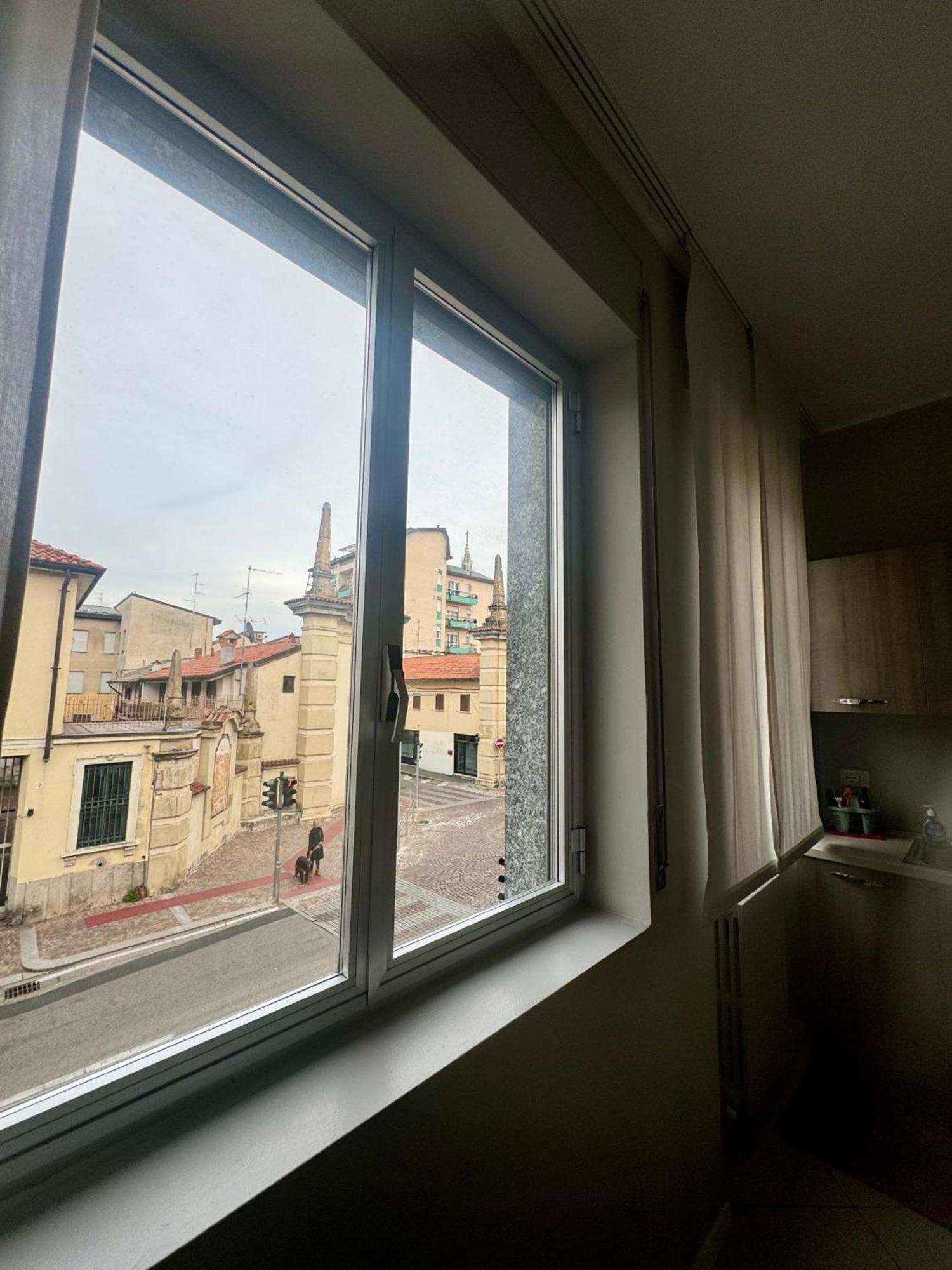 Casa Tito - Accogliente Monolocale A Due Passi Dalla Stazione تشيزانو ماديرنو المظهر الخارجي الصورة