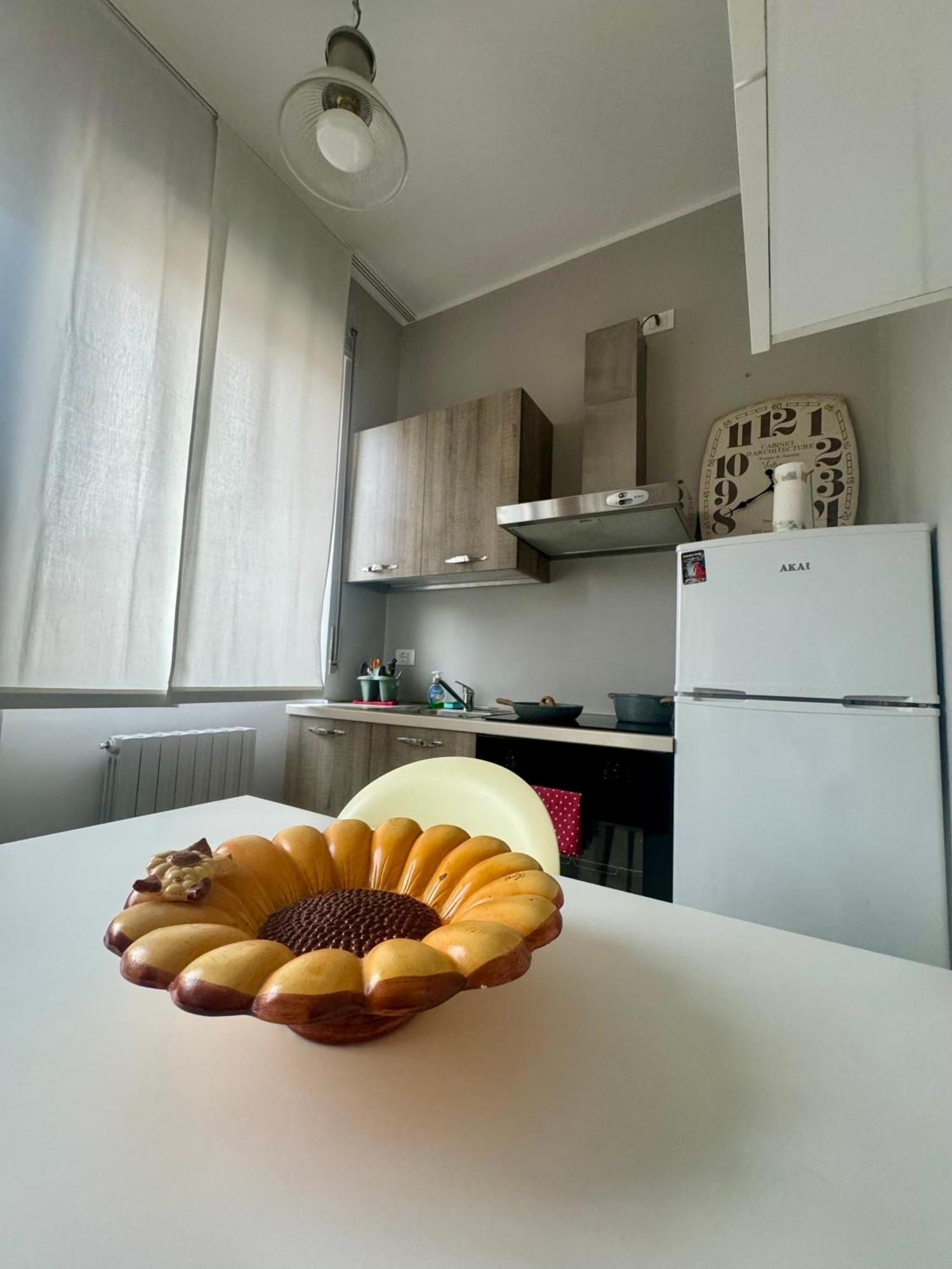 Casa Tito - Accogliente Monolocale A Due Passi Dalla Stazione تشيزانو ماديرنو المظهر الخارجي الصورة