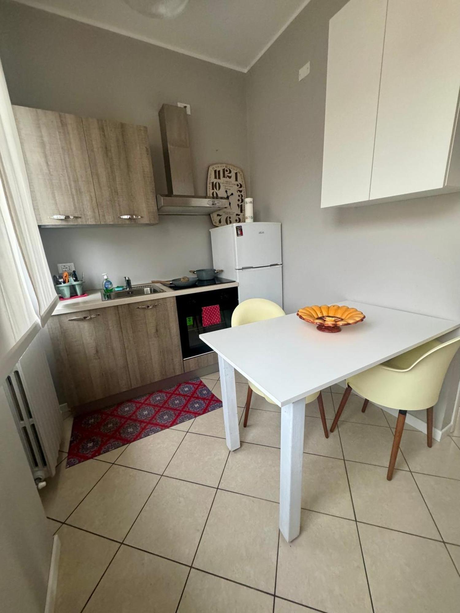 Casa Tito - Accogliente Monolocale A Due Passi Dalla Stazione تشيزانو ماديرنو المظهر الخارجي الصورة